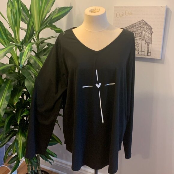 Nwot Long Black Short Sleeve Tee With White Cross And Heart - Picture 2 of 7